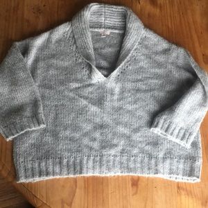 Gap silver gray shawl neck sweater with 1/2 sleeve